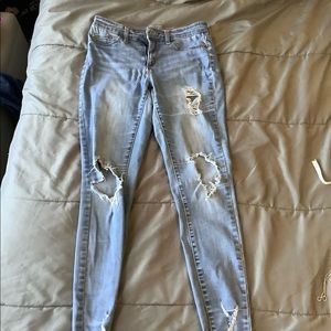 Destroyed jeans